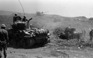 Israelische Panzer rücken im Sechstagekrieg 1967 auf die syrischen Golanhöhen vor.
