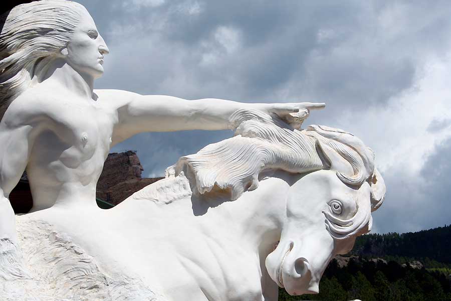 Das Crazy Horse Memorial wird seit 1948 in den Black Hills als Denkmal für den Widerstand der nordamerikanischen Indianer errichtet.