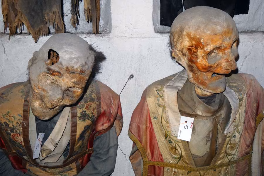 Mumifizierte Priester in den Katakomben des Kapuzinerklosters von Palermo.