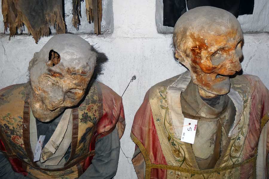 Mumifizierte Priester in den Katakomben des Kapuzinerklosters von Palermo.