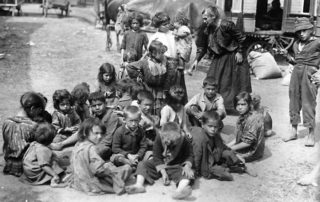 Zigeuner-Sammellager im Norden Berlins im Jahr 1926. Die administrativen Maßnahmen seit 1870 trieben die Roma immer mehr in Armut und Illegalität.